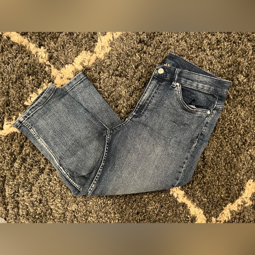 VENUS‎ cropped jeans size 8 NWOT